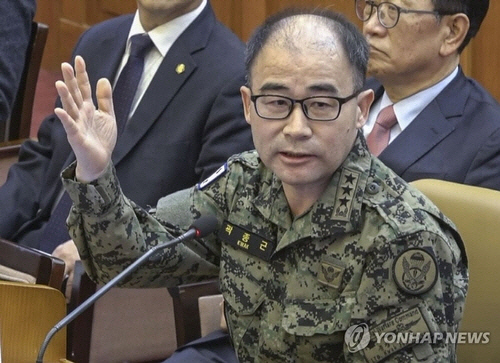 곽종근 전 육군 특수전사령관이 6일 서울 종로구 헌법재판소에서 열린 윤석열 대통령 탄핵 심판 6차 변론에 증인으로 출석해 청구인인 국회 측 대리인들의 질문에 답하고 있다. [헌법재판소 제공=연합뉴스]